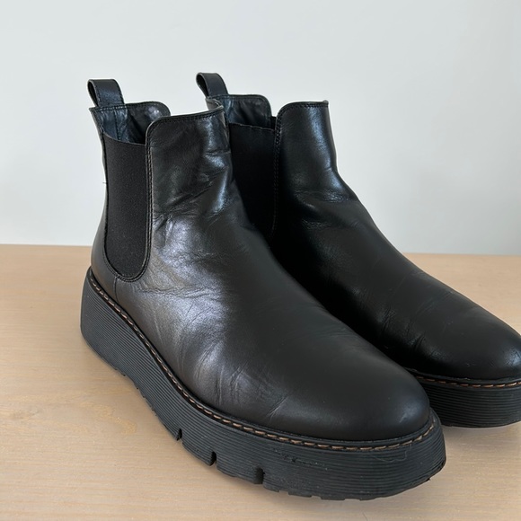 Paul Green Lug Sole leather booties US sz 10 made in Austria - Picture 2 of 9